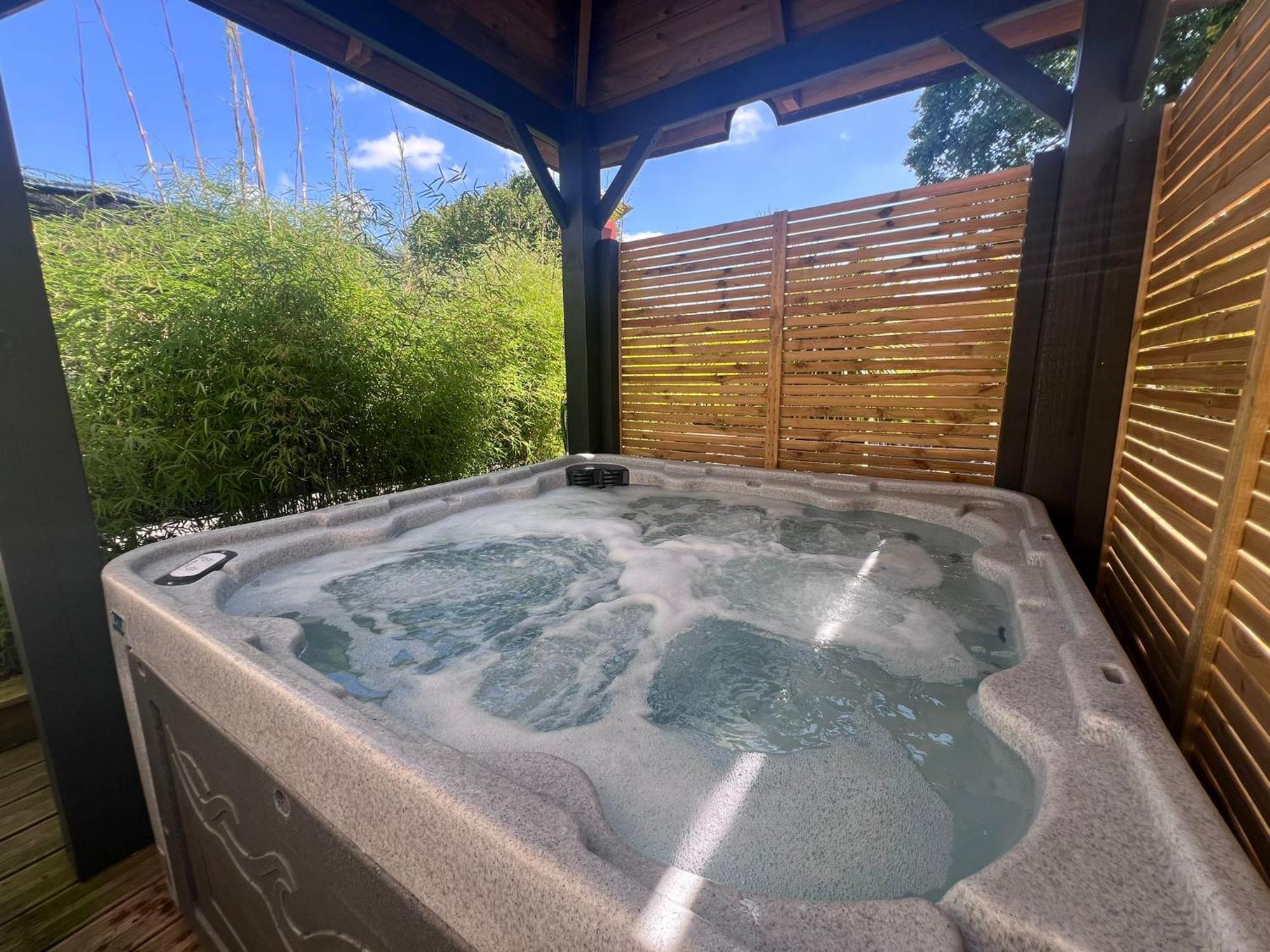 Loveroom Avec Spa Privatif Plélo Kültér fotó